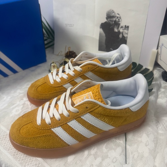 Adidas women's sneakers - Picture 2 of 8